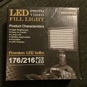 Newer 176S LED Photo/Video Fill Light